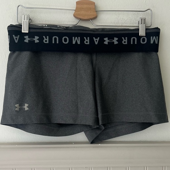 Under Armour XL Compression Women's Athletic Shorts Gray Fold Over - Picture 1 of 3